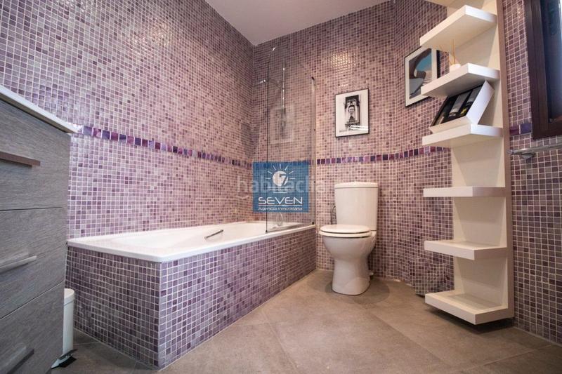 Foto f40f8ec3-eb09-4b07-9cbb-dfb8cdfd8adf. Chalet villa en venta en urbanizaciones, 5 dormitorios. en Almuñécar