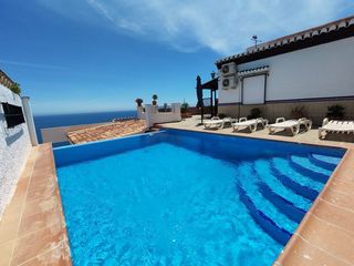 Miete Chalet in Velilla - Velilla Taramay. Chalet en alquiler en urb. los pinos, 4 dormitorios.