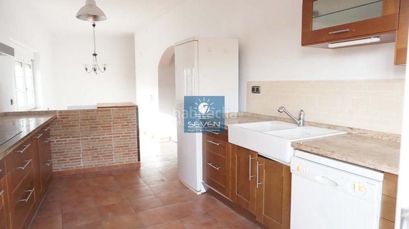 Foto adba2c90-2b5b-4049-b28b-f93e3672dc3e. Chalet  en venta en san cristóbal, 3 dormitorios. en Almuñécar