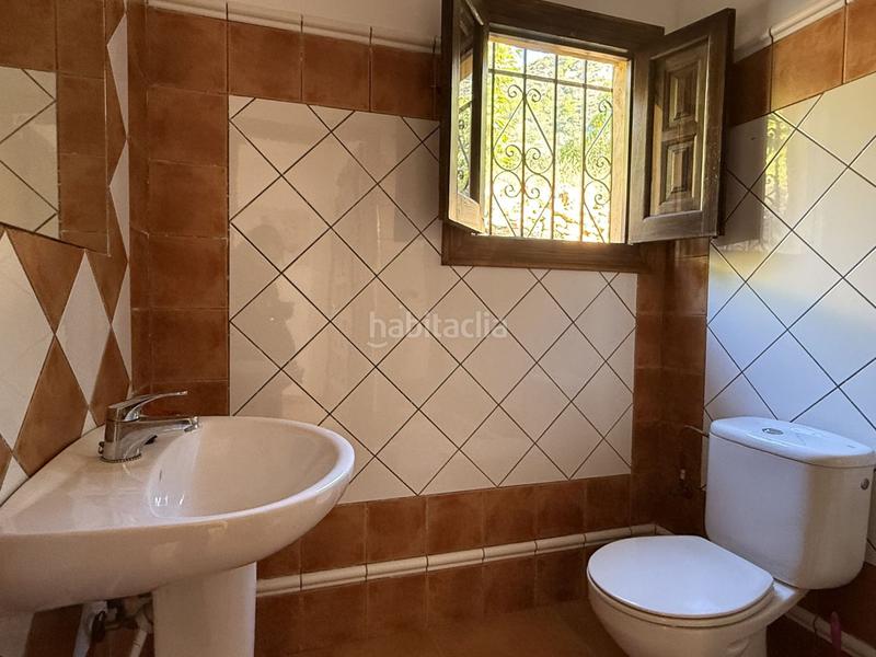 Foto 9c263ee8-e304-4764-b285-5536eb818c77. Masia amb aparcament piscina a Otívar