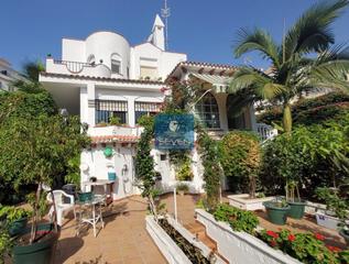 Xalet a Velilla - Velilla Taramay. Villa en venta en playa pozuelo, 4 dormitorios.