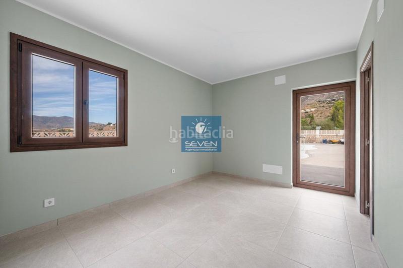 Foto c4f4c54e-65d0-4034-92e3-124f5bd29792. Chalet en pago de cerrajon molvizar villa en venta en polígonos, 3 dormitorios. en Molvízar