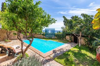 Chalet à Nevada. Villa en venta en velilla, 5 dormitorios.