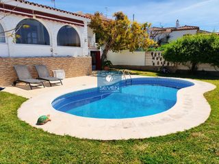 Chalet in Los almendros. Chalet en venta en san cristóbal, 3 dormitorios.