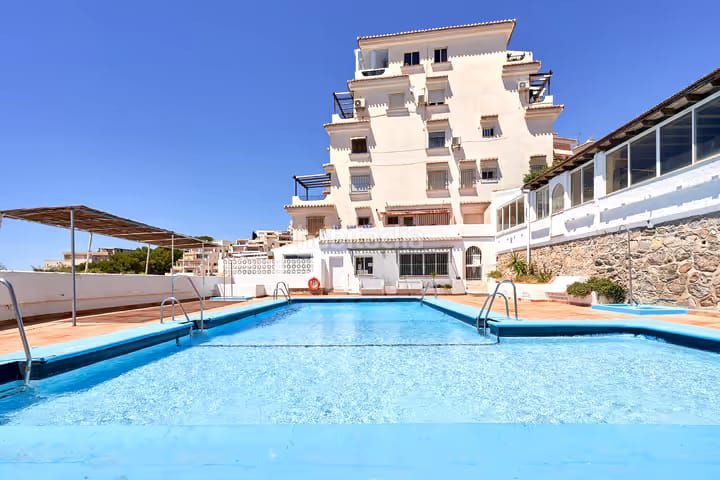 Foto ef3d8226-6a3a-48b1-96a1-8fe05be8fd74. Lloguer apartament amb piscina a Velilla - Velilla Taramay Almuñécar