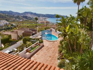 Chalet in Peñaparda. Villa en venta en urbanizaciones, 3 dormitorios.