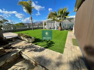 Xalet a Delta. Villa en venta en urbanizaciones, 3 dormitorios.