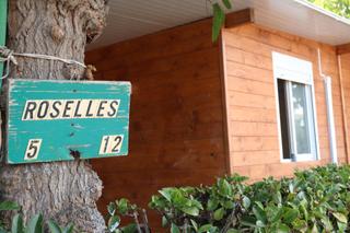 Apartamento  Camí de la pomereda. Bungalow reformado en camping cel mar – vivir junto al mar todo