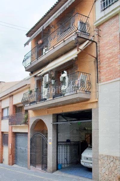 Foto a12d4bd6-4f31-4e0c-a2f4-1ee822ba9632. Chalet with fireplace heating parking in Tordera Tordera