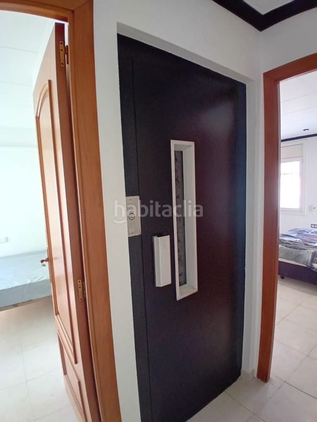 Foto 5ed7c862-4588-4ebf-93bc-4288d7c59aac. Casa amb xemeneia calefacció aparcament a Calella