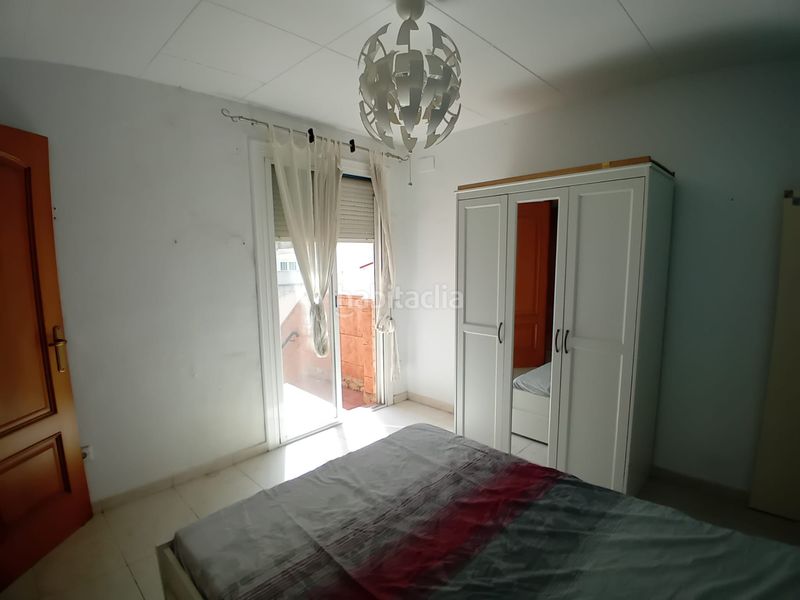 Foto 81fdf627-b8bf-4944-afa0-03955646452b. Casa amb xemeneia calefacció aparcament a Calella