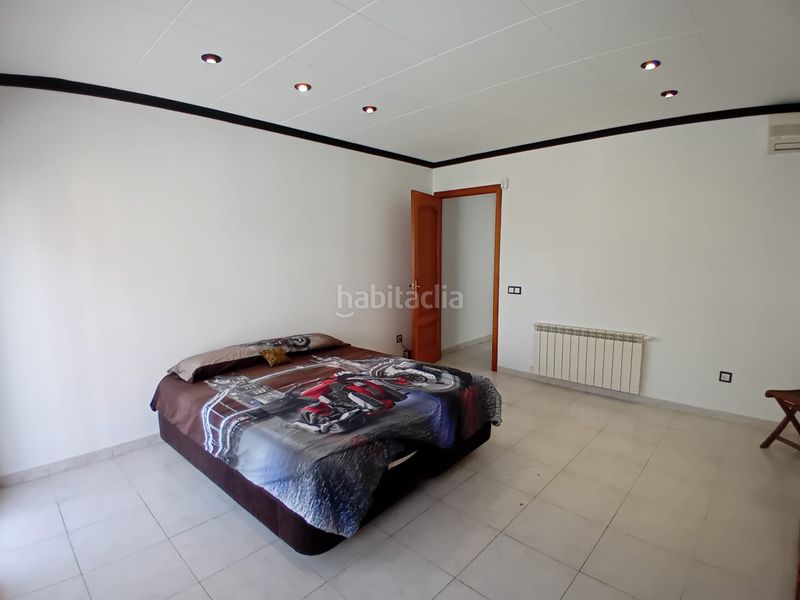 Foto a6fae47f-ba0b-45fa-af59-28787739a9ca. Casa amb xemeneia calefacció aparcament a Calella