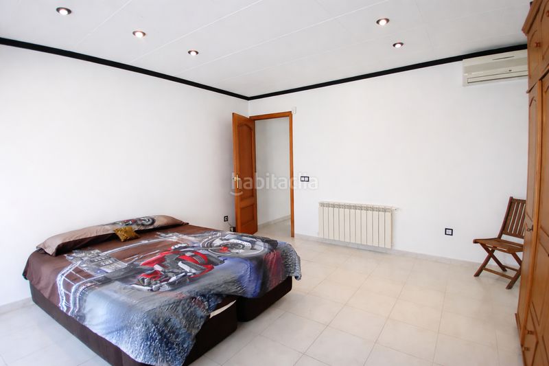 Foto d7e0c163-30df-4a57-a244-04051ad9b398. Casa amb xemeneia calefacció aparcament a Calella