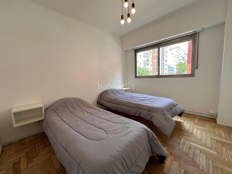 Foto b8cc61eb-849c-4ceb-8e38-44011b13a978. Pis a Centre Badalona