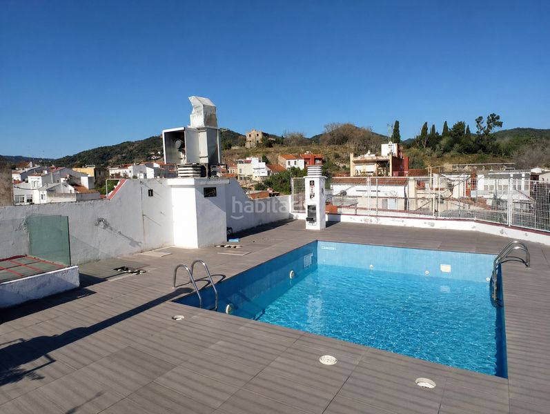 Foto 9e2ba4a0-8a4d-4778-a14b-917292955715. Edifici amb piscina a Centre Pineda de Mar