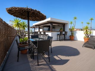 Gebäude in Calella. Activo hotelero con terraza y piscina en zona turística