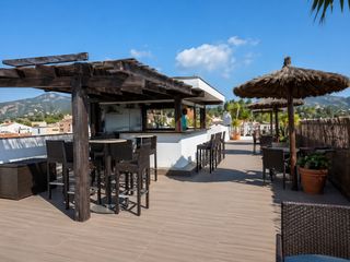 Gebäude in Calella. Activo hotelero con terraza y piscina en zona turística