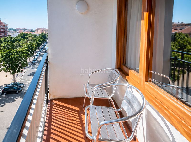 Foto 4fb850f4-1baa-40ed-842c-a944c91b53de. Edifici amb piscina a Calella