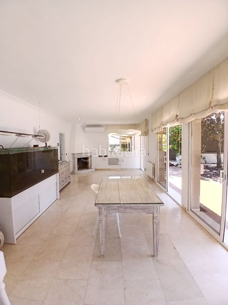 Foto 5e4d2a0b-3a1a-4625-b204-9bd55b8e995d. Reihenhaus mit kamin heizung parking pool in Calella