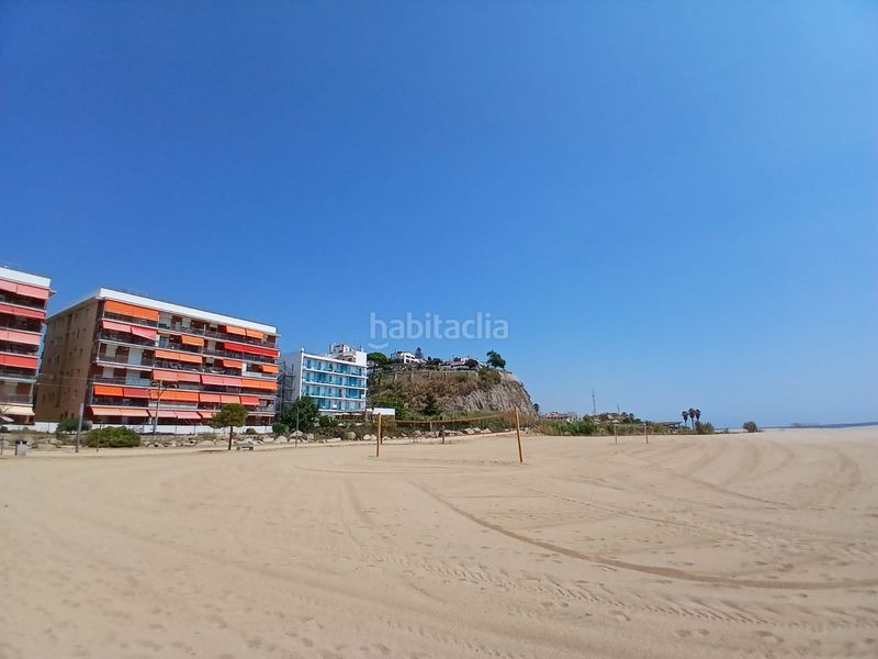 Foto d77b10bf-a232-4eb0-8a76-9ff8dc660ea9. Planta baixa a Canet de Mar