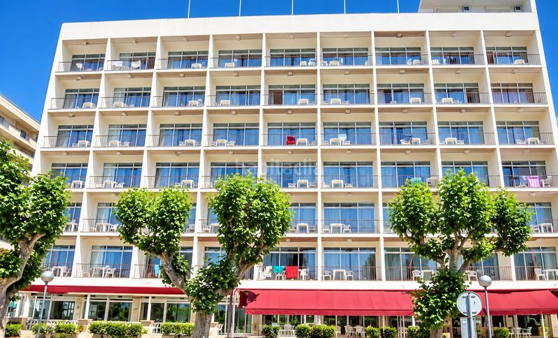 Foto 7a699240-bef7-479c-ade3-9659d007582e. Edificio  hotelero de 7.022 m² frente al mar – en Calella