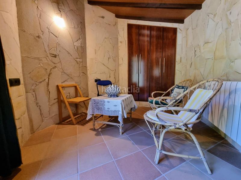 Foto 271bba9c-ad50-4f55-a8a1-fa6e2a5d3984. Casa amb calefacció aparcament piscina a Flores de Sil - La Placa Ponferrada