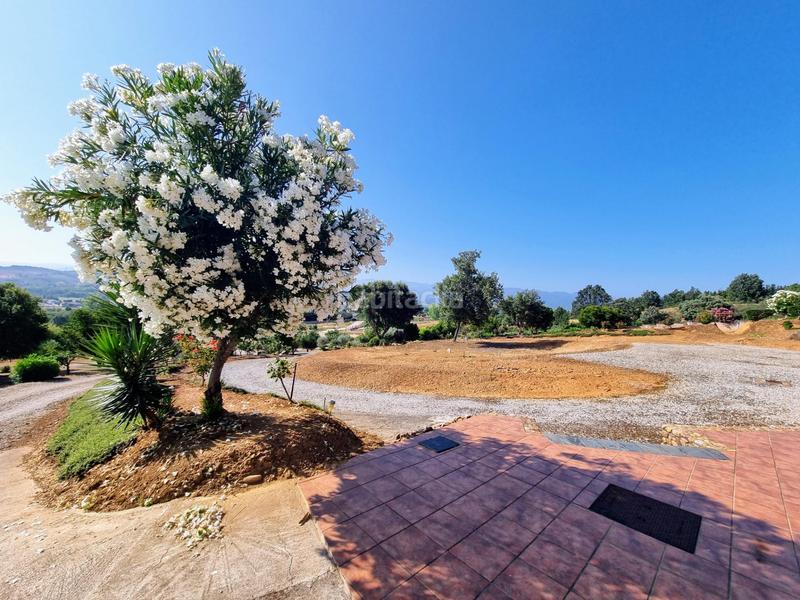 Foto 3dc12527-aae7-4306-96fe-6a16f6e7024f. Casa amb calefacció aparcament piscina a Flores de Sil - La Placa Ponferrada