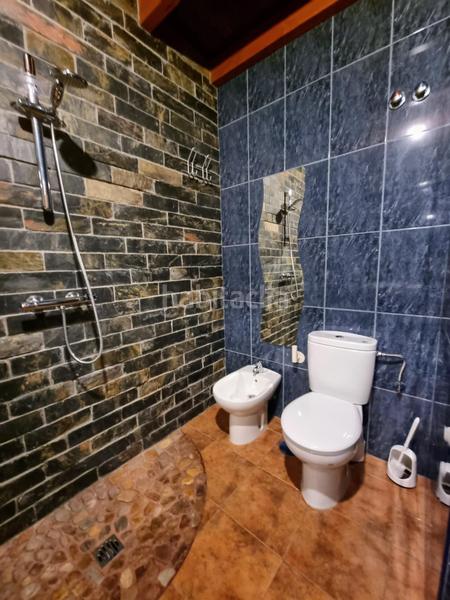 Foto e0b0dc5e-d865-4c7c-8a09-c464eb07ef28. Casa amb calefacció aparcament piscina a Flores de Sil - La Placa Ponferrada