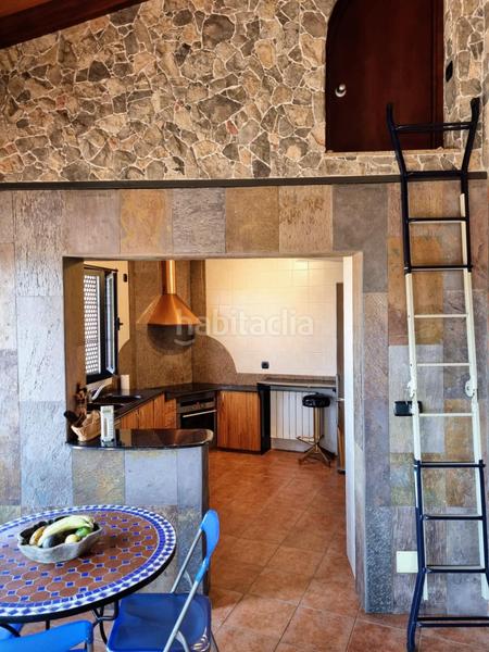 Foto f59c7b04-46f7-4f24-8ea1-b48f689ba972. Casa amb calefacció aparcament piscina a Flores de Sil - La Placa Ponferrada