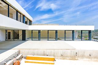 Maison à Vallpineda-Santa Bàrbara. Exclusiva villa moderna con vistas al parque natural del garraf