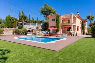 Xalet  Carrer de mas bargallo. Encantadora villa mediterranea con apartamento de invitados, ter