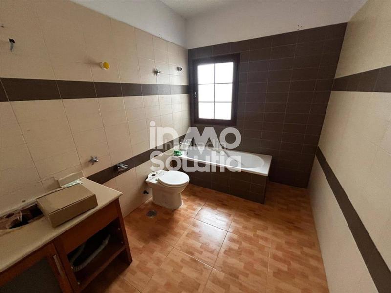 Foto 102e5da8-3302-4761-999c-22ee18b21c00. Casa bifamiliare con parcheggio in Tinajo