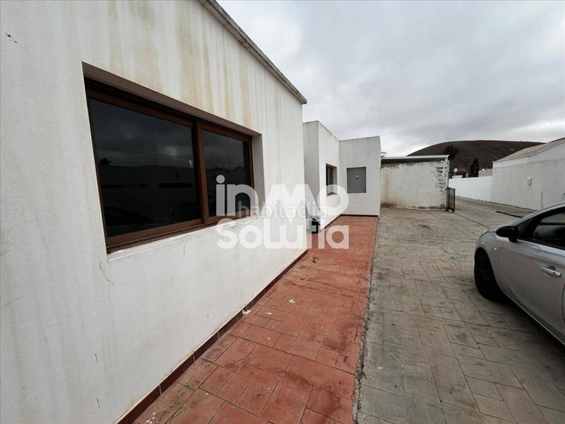 Foto eea1cf18-e2ca-4b0d-9eca-74ac0a18999c. Casa bifamiliare con parcheggio in Tinajo