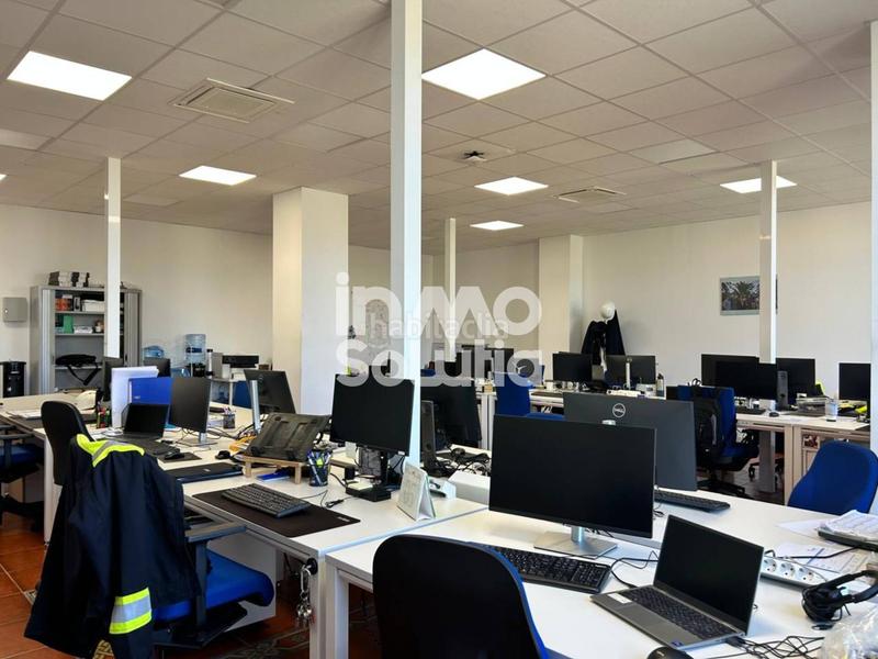 Foto a992585a-a507-4f60-ae7d-5c6f501957c3. Alquiler oficina  a pie de autopista en Fasnia