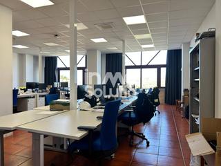 Oficina en Valiera
