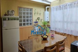 Haus  Calle cristobal perez pastor. Inmobiliaria la mancha vende casa en zona feriafranciscanos