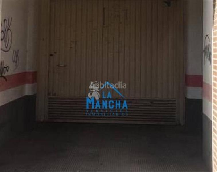 Foto b0f39718-f023-4b9b-b5f7-57bbc099af21. Parking voiture dans Carretas - Pajarita Albacete