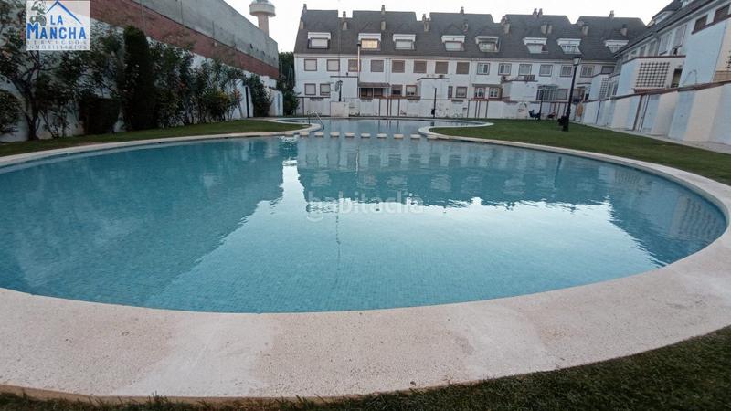 Foto 3211664d-fee6-4f3f-86be-e0094fa1fad7. Casa adossada amb calefacció aparcament piscina a Albacete