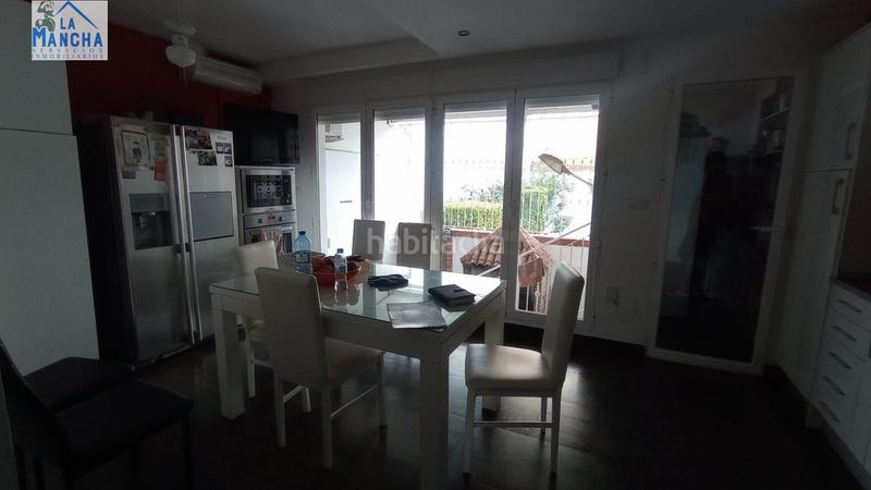 Foto c484b9fa-649b-4a6e-a311-b73f855efccb. Casa adossada amb calefacció aparcament piscina a Albacete