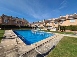 Casa adosada  Calle de la historia. Inmobiliaria la mancha vende adosado en zona campus corte ingles