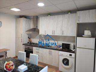 Casa a Valdeganga. Inmobiliaria la mancha vende casa en valdeganga.
