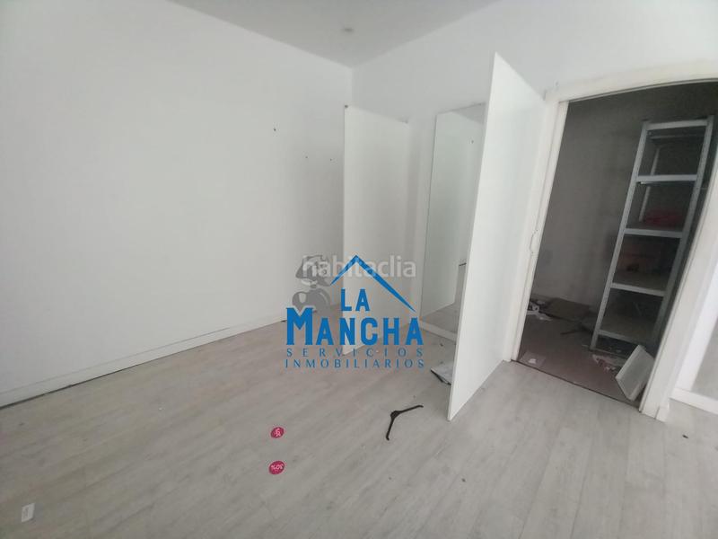 Foto b703142f-75fc-4bd3-8c29-0f2fe0b391dd. Alquiler local comercial refy092. inmobiliaria la mancha alquila local comercial en pleno Centro . en Albacete