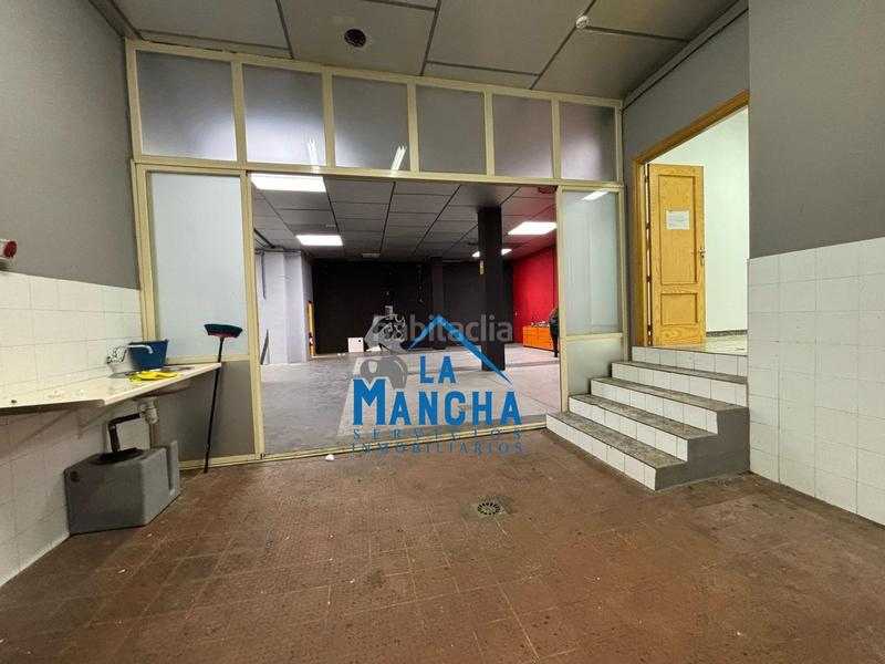 Foto c5c87fd1-07a7-4651-a46d-8e36d292b6a4. Alquiler local comercial inmobiliaria la mancha alquila local comercial en barrio San Pablo en Albacete