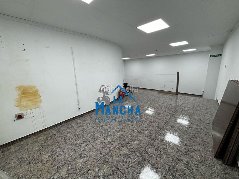 Foto ec76c660-78d8-4bca-9233-3049ba1ac77e. Alquiler local comercial inmobiliaria la mancha alquila local comercial en barrio San Pablo en Albacete