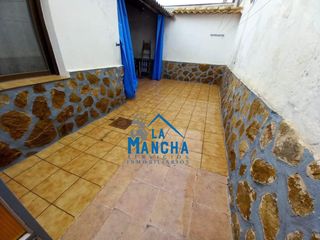 Casa  Calle vista bella. 65.000 inmobiliaria la mancha vende casa en la herrera, albacete