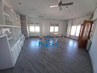 Casa a Madrigueras. Y097. inmobiliaria la mancha vende casa independiente en el pueb