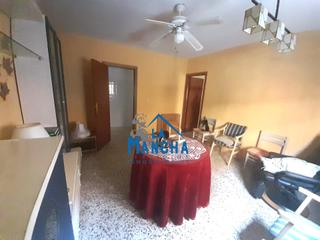 Casa  Calle manzanos. Inmobiliaria la mancha vende casa para reformar a su gusto