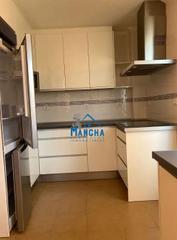Piso  Avenida avenida gregorio arcos. Inmobiliaria la mancha vende piso en zona llanos del aguila.