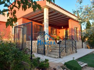Xalet a Pedanías - Extrarradio. Inmobiliaria la mancha vende chalet independiente en terreno urb