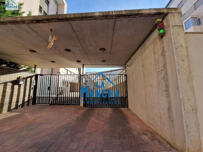 Foto 055bf2b3-92f4-404e-8565-265760989b16. Aparcament cotxe a Imaginalia - Llanos del Águila Albacete